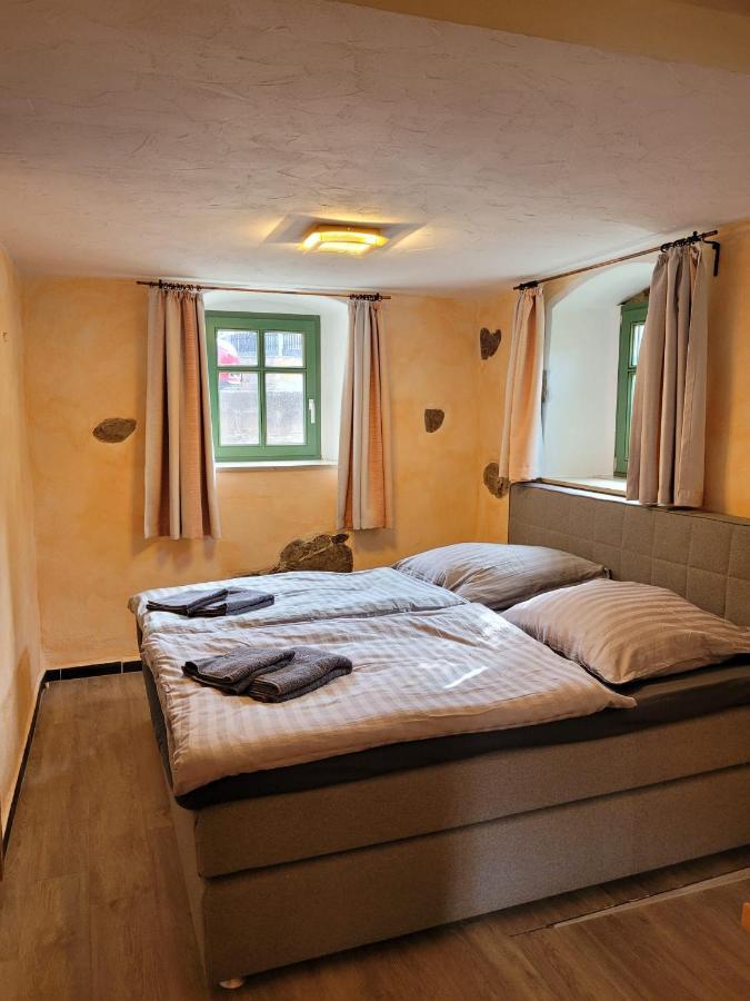 Unterkunft Am Weinberg Nunchritz ภายนอก รูปภาพ